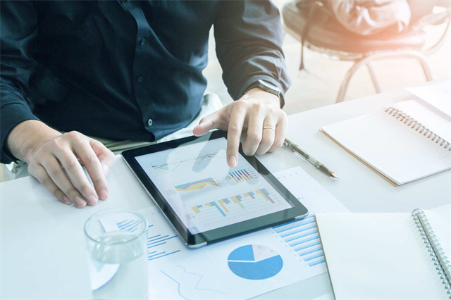 免费PDF阅读器：如何压缩文件大。炕褂形募翻译技巧！